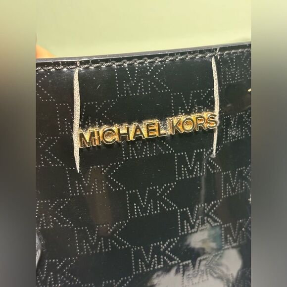 Michael Kors Camille Medium Satchel Patent *DAMAGED* - Picture 8 of 16